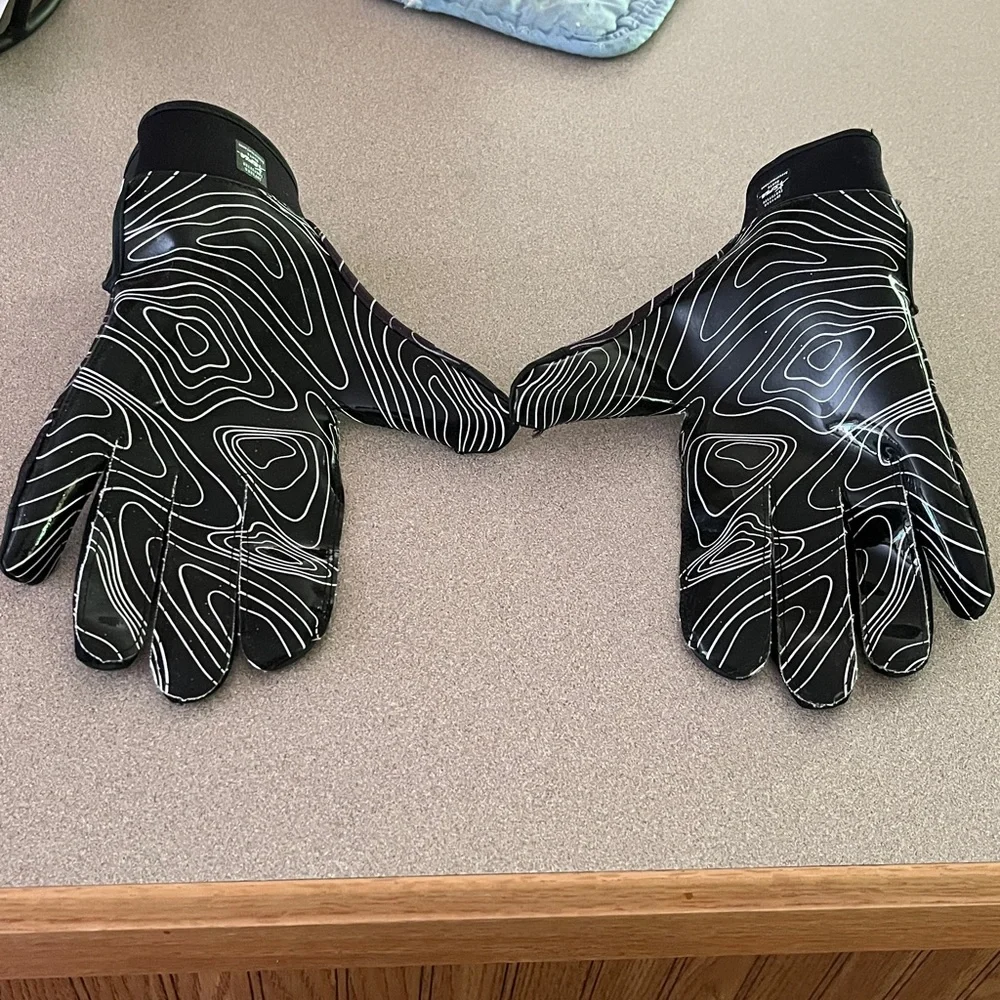 Kids Black Patterned Mittens